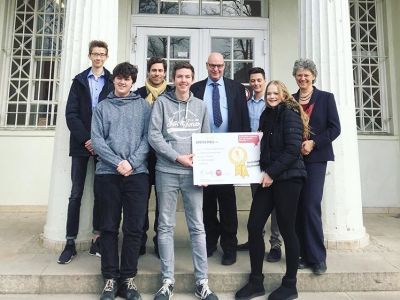 Zusatzkurs Politik & Wirtschaft gewinnt bpb-Wettbewerb