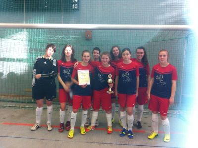 Fussballmaedchen_Hallenmeister_2015_03.jpg