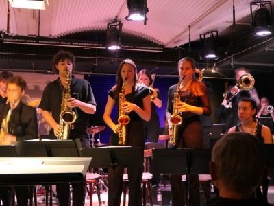 Die Bigband tritt im Schlot auf